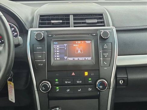 Used 2015 Toyota Camry SE FWD image 14