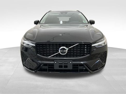 Used 2024 Volvo XC60 B5 Plus image 7