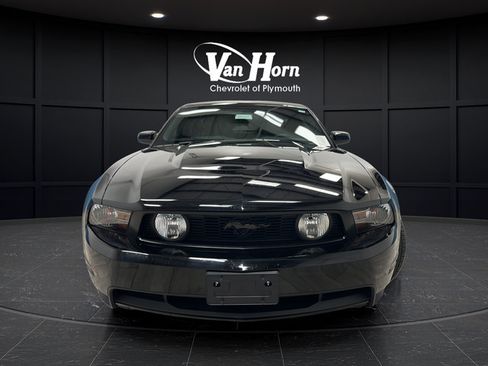 Used 2010 Ford Mustang GT RWD image 2