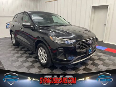 Used 2025 Ford Escape Active AWD/4WD image 1