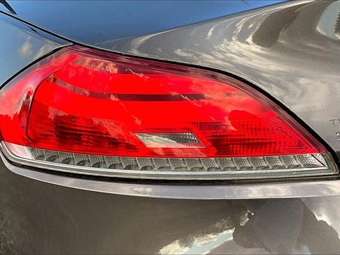 Used 2011 BMW Z4 sDrive30i w/ Premium Pkg image 21