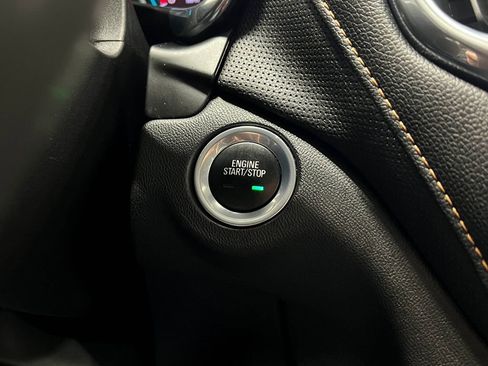 Used 2018 Chevrolet Equinox Premier image 21