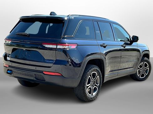 Used 2024 Jeep Grand Cherokee Trailhawk image 11