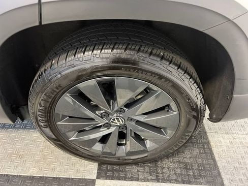 Certified 2024 Volkswagen Taos S FWD image 15