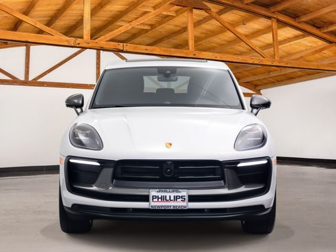 Used 2023 Porsche Macan Turbo AWD/4WD image 8