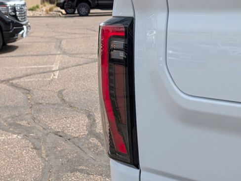 New 2026 GMC Sierra 3500 AT4 w/ AT4 Premium Plus Package AWD/4WD image 11