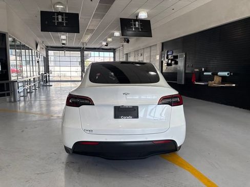 Used 2021 Tesla Model Y Long Range AWD/4WD image 7