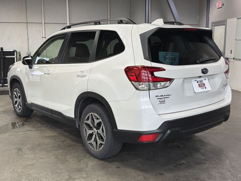 Certified 2023 Subaru Forester Premium AWD/4WD image 5