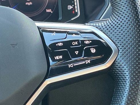 Certified 2024 Volkswagen Tiguan SEL R-Line image 8