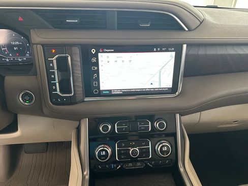 Used 2023 GMC Yukon Denali w/ Denali Reserve Package RWD image 24