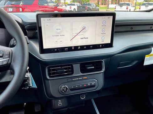 New 2025 Ford Maverick XL image 6