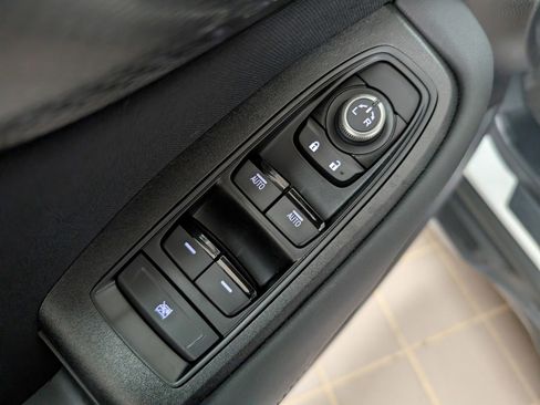 Used 2025 Subaru Outback Premium image 26