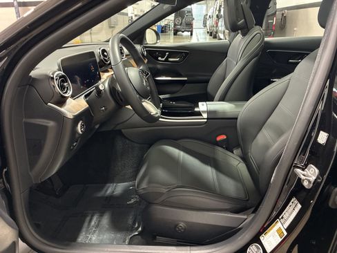 Used 2025 Mercedes-Benz C 300 4MATIC Sedan image 18