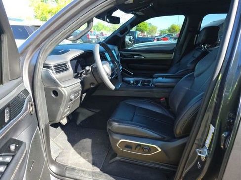 Used 2024 Jeep Wagoneer Series II image 4