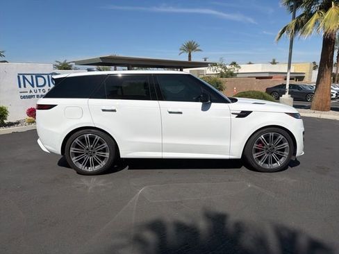 Used 2024 Land Rover Range Rover Sport Dynamic SE image 4