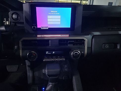 Used 2025 Toyota Tacoma SR5 image 15