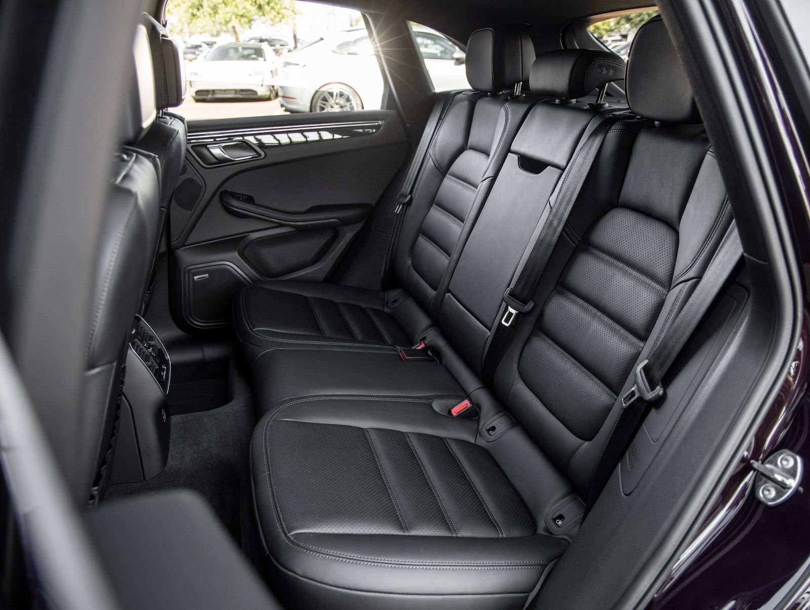 Certified 2026 Porsche Macan AWD/4WD image 37