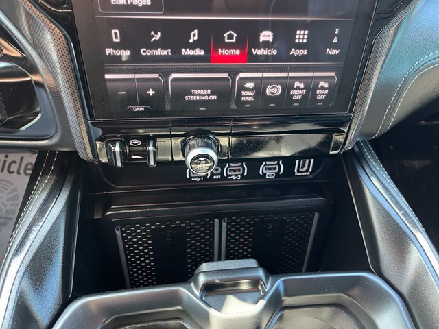 Used 2025 RAM 2500 Limited AWD/4WD image 35
