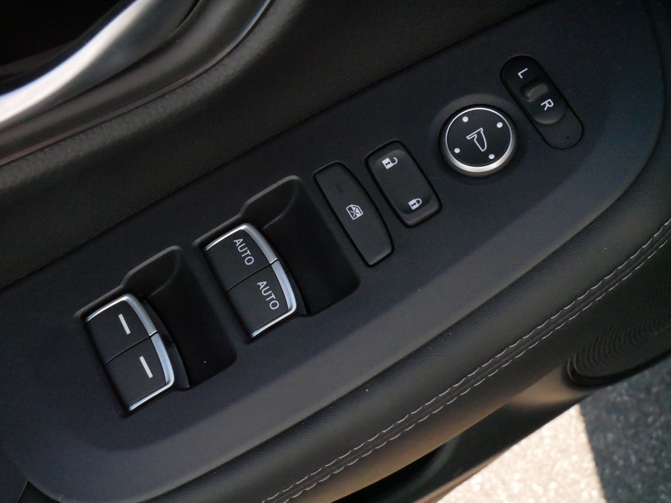 Used 2027 Honda HR-V EX-L image 20