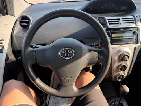 Used 2008 Toyota Yaris 2-Door Hatchback FWD image 35