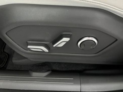 Used 2026 Hyundai Santa Fe SEL FWD image 9
