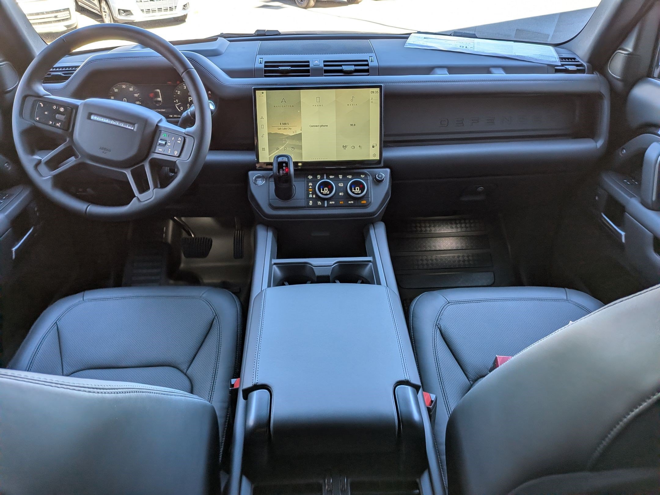 New 2026 Land Rover Defender 130 X-Dynamic SE AWD/4WD image 25