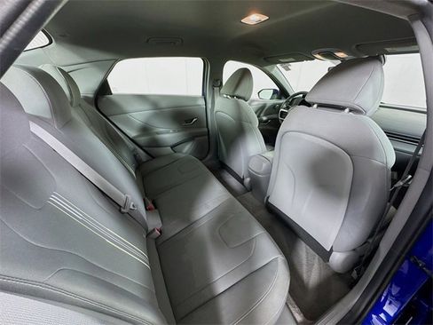 Used 2022 Hyundai Elantra SEL image 26