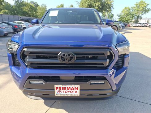 Used 2025 Toyota Tacoma SR5 RWD image 9