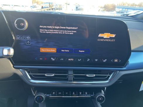 New 2026 Chevrolet Equinox EV LT image 34