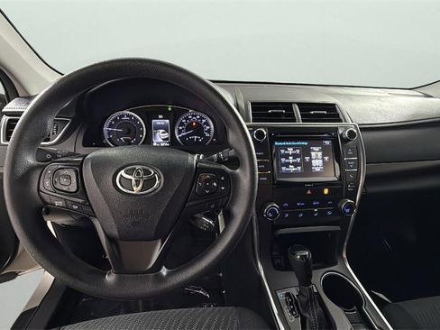 Used 2017 Toyota Camry XLE image 19