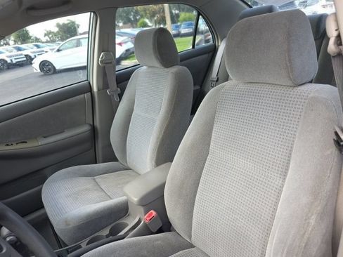 Used 2007 Toyota Corolla CE w/ Upgrade Pkg FWD image 5