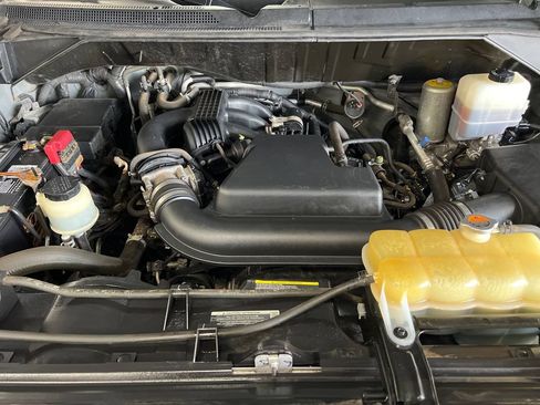 Used 2017 Nissan NV 3500 SV RWD image 10
