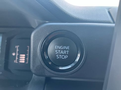 Used 2025 Toyota Tacoma SR5 AWD/4WD image 22