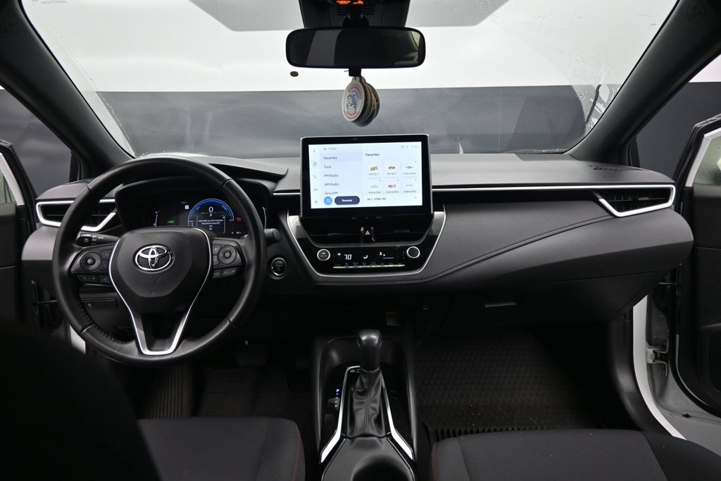 Used 2025 Toyota Corolla SE w/ SE Premium Package FWD image 20