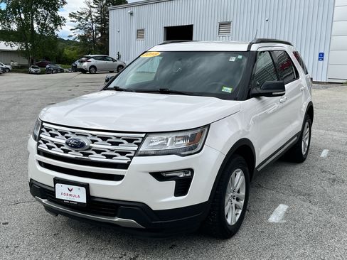 Used 2018 Ford Explorer XLT w/ Equipment Group 201A AWD/4WD image 3
