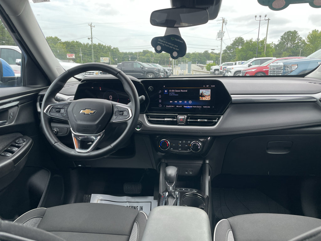 Certified 2024 Chevrolet TrailBlazer LT w/ LT Cold Weather Package AWD/4WD image 17
