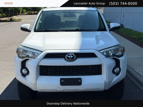 Used 2016 Toyota 4Runner SR5 AWD/4WD image 9