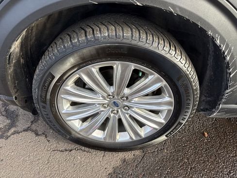 Used 2020 Ford Explorer Limited w/ Class III Trailer Tow Package image 10