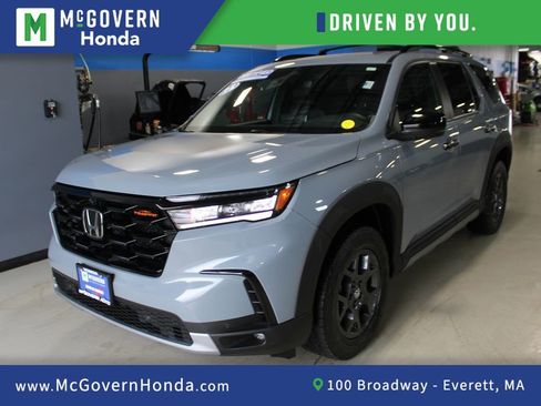 Used 2023 Honda Pilot TrailSport image 1