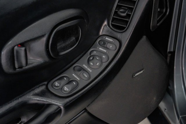 Used 2003 Chevrolet Corvette Coupe w/ Preferred Equipment Group RWD image 32