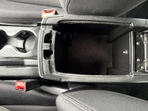 Used 2013 Chrysler 200 LX image 23