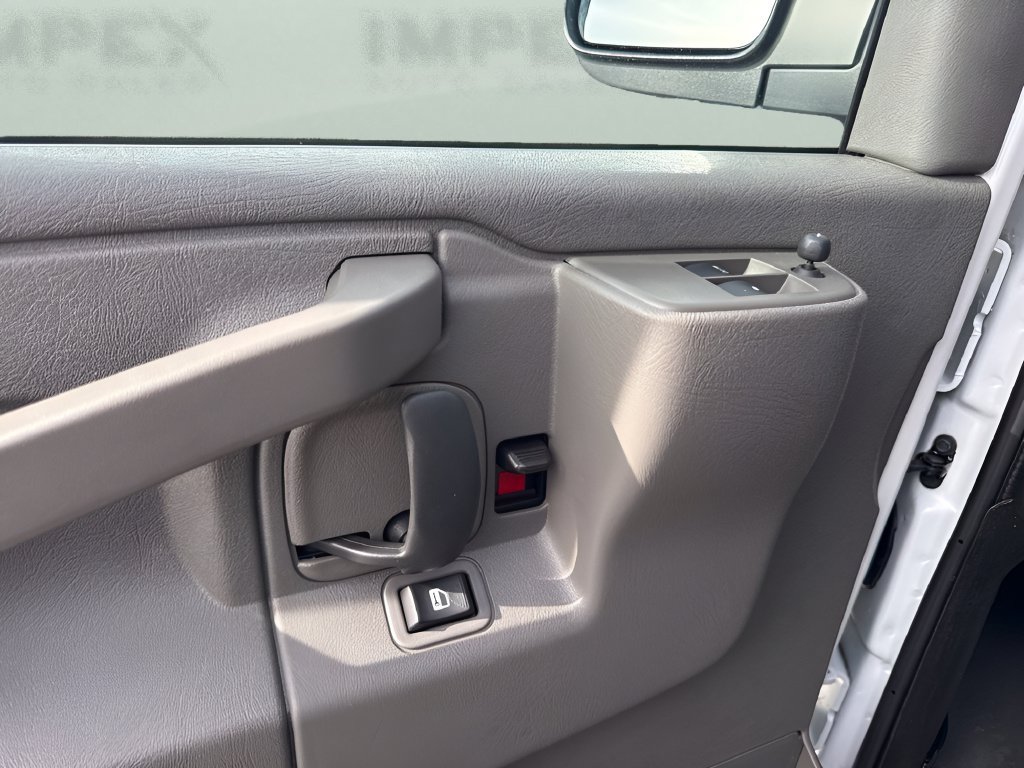 Used 2024 Chevrolet Express 3500 LS RWD image 20