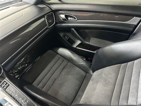 Used 2015 Porsche Panamera GTS image 24