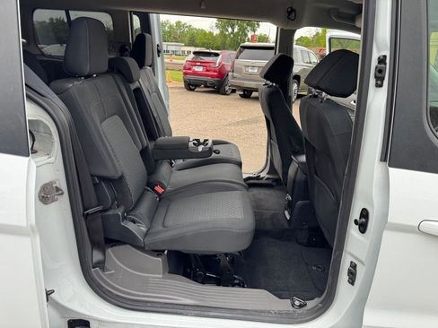 Used 2022 Ford Transit Connect XLT FWD image 21