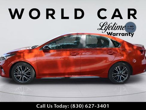 Used 2023 Kia Forte GT-Line w/ GT-Line Premium Package FWD image 4