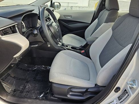 Used 2021 Toyota Corolla LE image 24