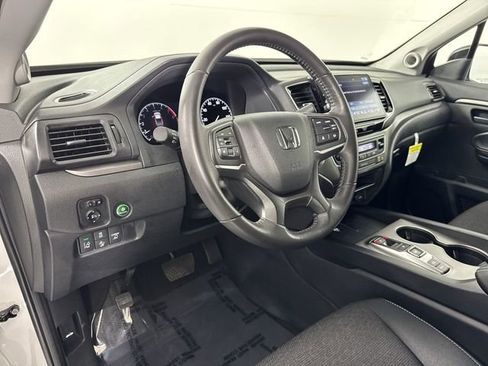 Certified 2025 Honda Ridgeline Sport image 24
