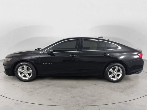 Used 2018 Chevrolet Malibu LS FWD image 2