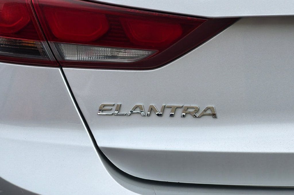 Used 2018 Hyundai Elantra Value Edition FWD image 22