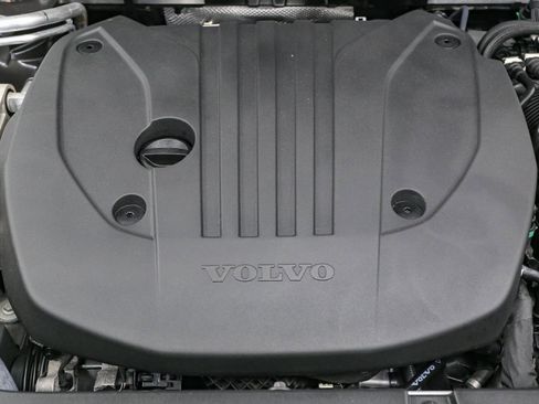 Used 2024 Volvo XC90 B5 Core w/ Climate Package image 23